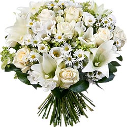 Großzügiger Strauß weißer Blumen
