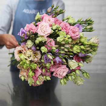 Brassée de lisianthus mixtes – Bouquet frais et élégant