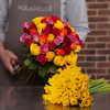 Bouquet de roses Arlequin + 30 jonquilles
