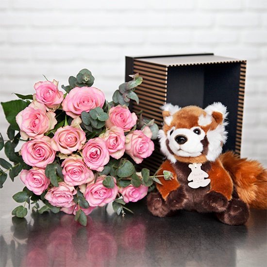 Bouquet de roses et doudou panda