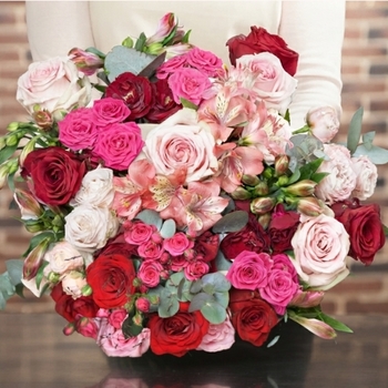 Bouquet of red and pink roses with alstroemeria and eucalyptus Flower delivery in France