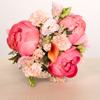 Gemini Bouquet – Elegant Zodiac Bouquet with Peonies & Calla Lily | Aquarelle
