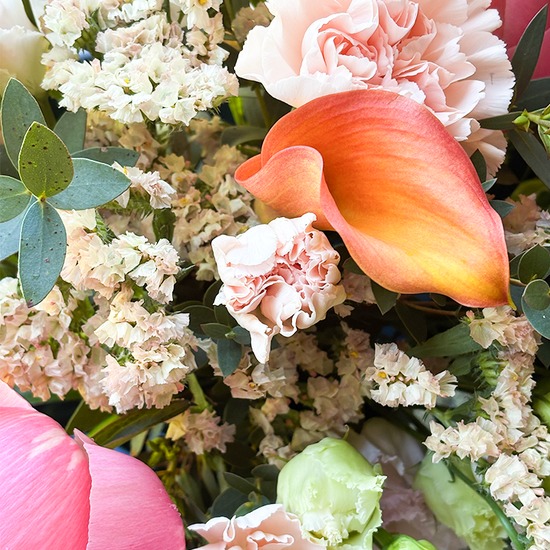 Bouquet Gémeaux – Bouquet astrologique élégant aux pivoines et cala | Aquarelle 2
