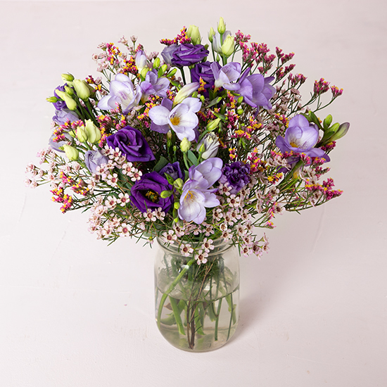 Bouquet parfumé Fête des Grands-Mères Freesia, Lisianthus, Wax 2