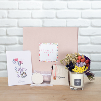 Mother’s Day Gift Set Candle, Dried Flowers Bracelet Rosa Cadaqués
