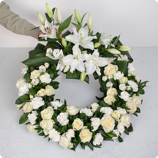 Couronne de fleurs Pour toujours avec des lys et des roses 2