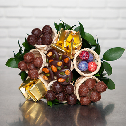 Aquarelle a imaginé un bouquet savoureux composé exclusivement de chocolats. Idéal pour tous les gourmands !