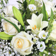 Majestueux bouquet blanc et le doudou panda roux 3