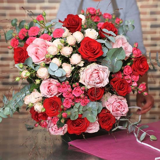 Bouquet XXL Romantique - Roses Rouges Fraîches en Livraison Express