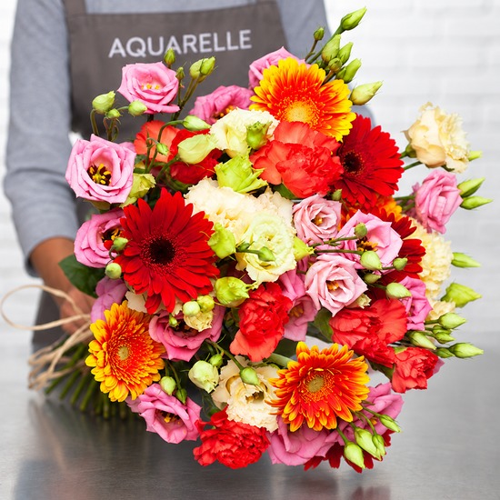 Autumn bouquet with carnations, lisianthus and germinis