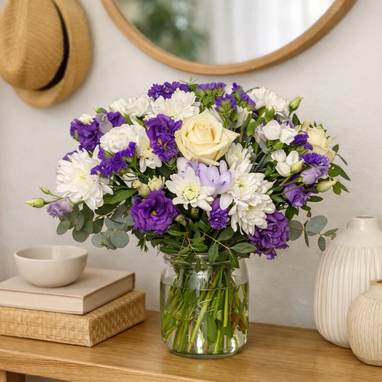 Ramo Perfumado de Flores Blancas y Violetas 3