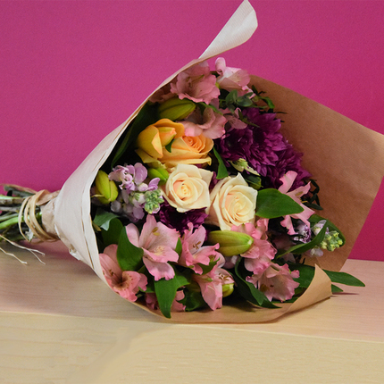 Bouquet de fleurs taille (Frais de livraison inclus)