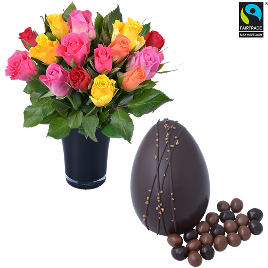 Duo voor Pasen pure chocolade ei en rozen