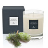 A fragrant 'Cedar' scented candle (190g)
