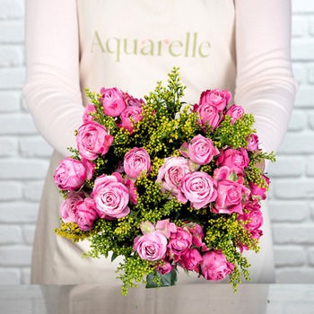 Petit Bouquet Spring Pink Spray Roses & Solidago | Flower Delivery