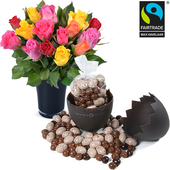 Schokoladeneierchen, 15 Rosen und eine Vase