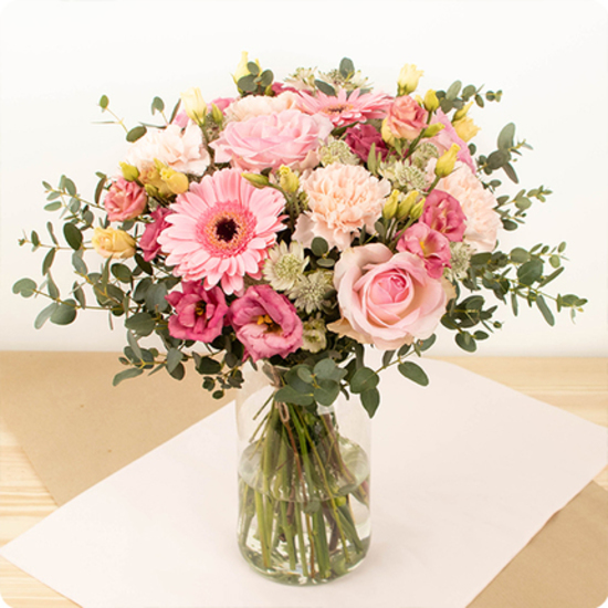 Same day delivery available with the Jardín Rosa Bouquet